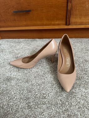 Calvin Klein Gayle Nude Pointed-Toe Leather Pumps Size 9